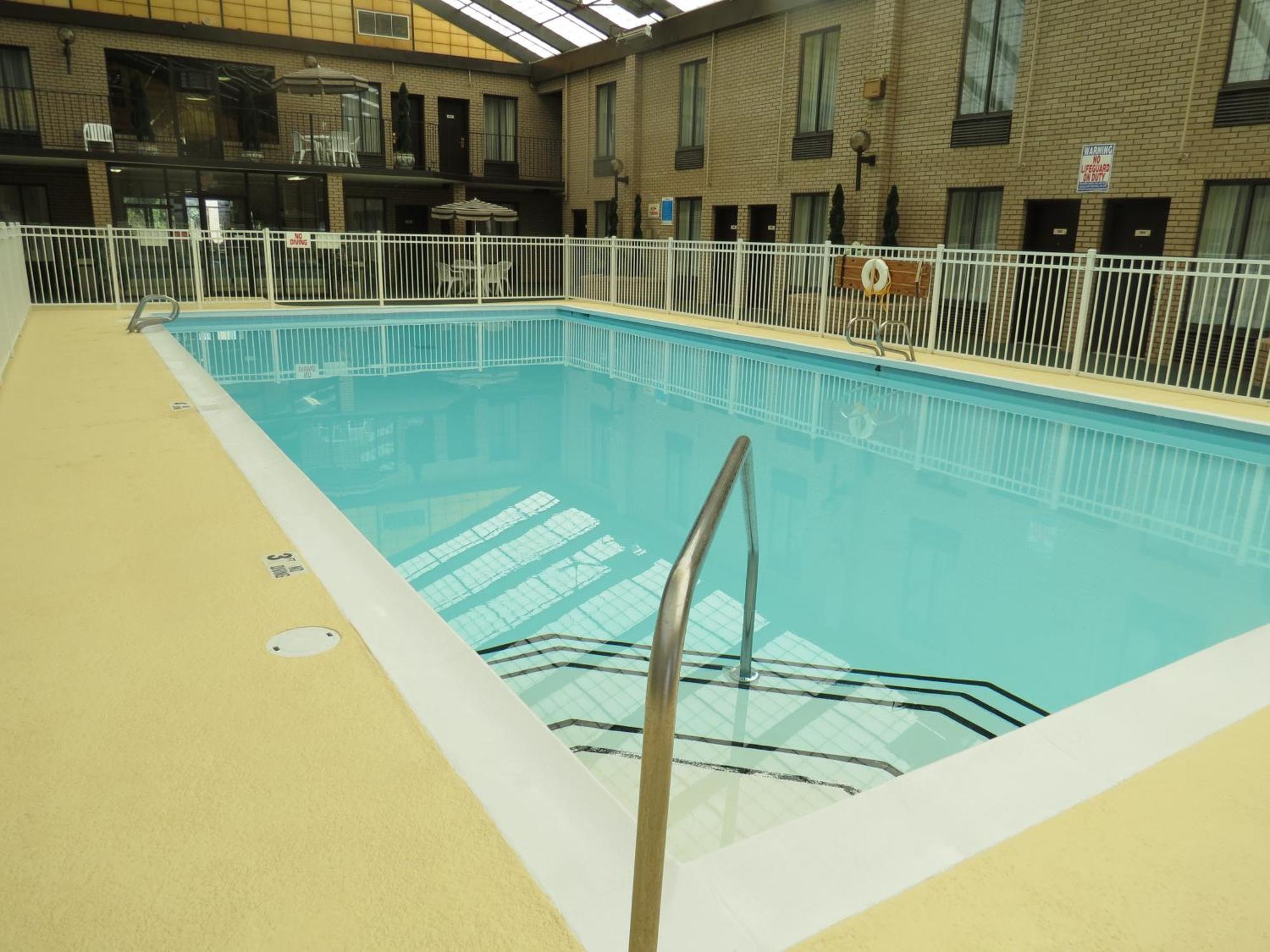Gold Vault Inn Radcliff Ngoại thất bức ảnh