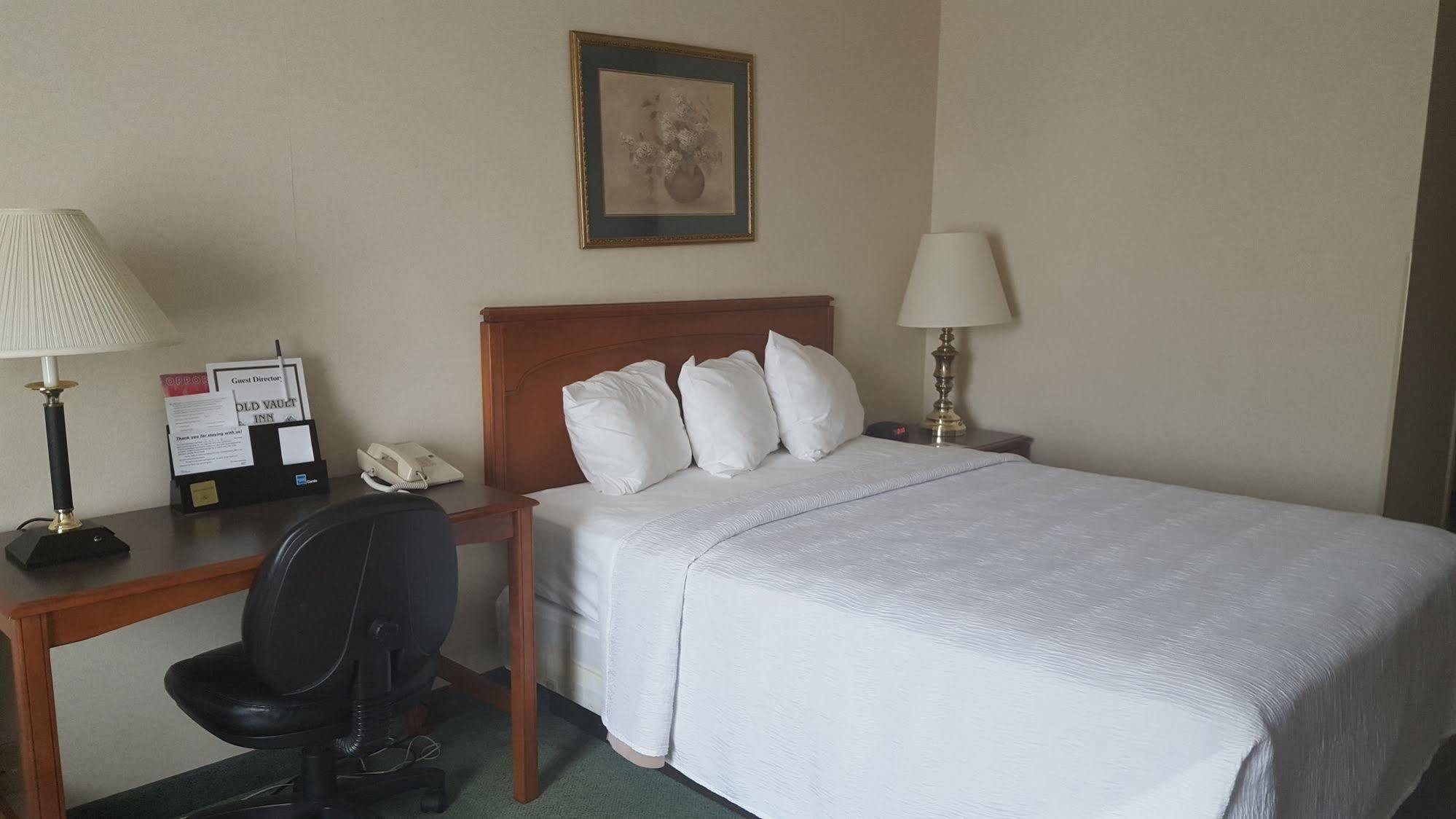 Gold Vault Inn Radcliff Ngoại thất bức ảnh